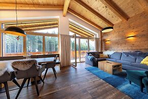 Luxury Chalet with 2 Bathrooms near Small Slope
