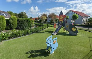 Detached House With Garden Near the Sea