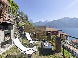 Holiday Home for 4 People in Aquaseria