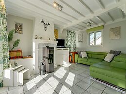 Inviting Holiday Home in Heuvelland With Garden