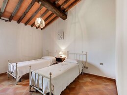 Varna Charm: Tuscan Getaway