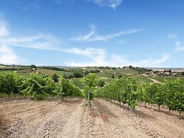 Varna Charm: Tuscan Getaway