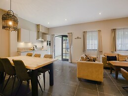 Scenic Escape With Garden