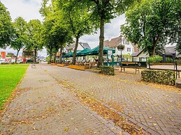 Scenic Escape With Garden