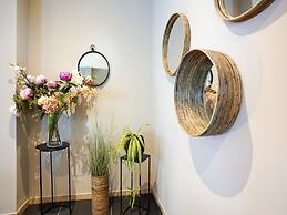 Scenic Escape With Garden