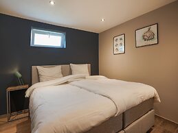 Scenic Escape With Garden