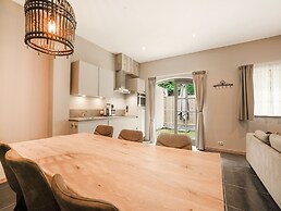 Scenic Escape With Garden