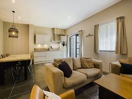 Scenic Escape With Garden