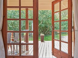 Cozy Coastal Cottage Retreat-by Traum