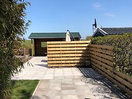 Well-kept Chalet With gas Stove, on the Mudflats