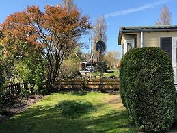 Well-kept Chalet With gas Stove, on the Mudflats