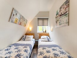 Wonderful Mansion in Giethoorn near Museum with Terrace