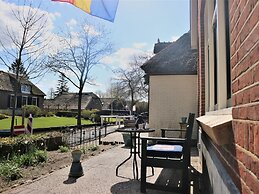 Wonderful Mansion in Giethoorn near Museum with Terrace