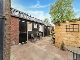 Wonderful Mansion in Giethoorn near Museum with Terrace