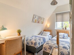 Wonderful Mansion in Giethoorn near Museum with Terrace