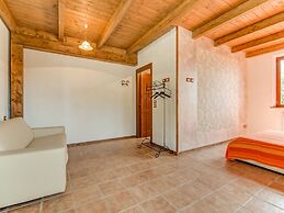 Belvilla by OYO Hillside Villa With Pool