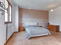Belvilla by OYO Hillside Villa With Pool
