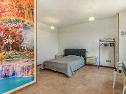 Belvilla by OYO Hillside Villa With Pool