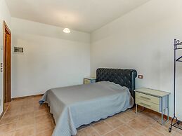 Belvilla by OYO Hillside Villa With Pool