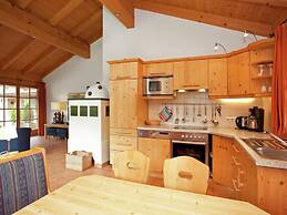 Quiet Chalet With Pool in Wald im Pinzgau