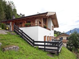 Quiet Chalet With Pool in Wald im Pinzgau