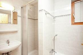 Quiet Chalet With Pool in Wald im Pinzgau