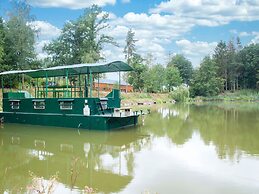 Comfy Houseboat in Florennes Next to the Forest
