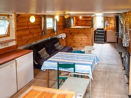 Comfy Houseboat in Florennes Next to the Forest