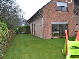 Welcoming Villa in Puivelde With Terrace, Garden, Barbeque