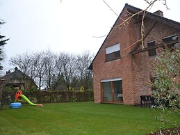 Welcoming Villa in Puivelde With Terrace