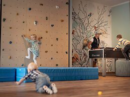 Nice Apartment With Balcony & Terrace on Ski Slope