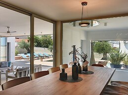 Modern Villa With sea View and Private Pool