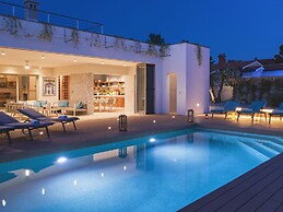 Modern Villa With sea View and Private Pool