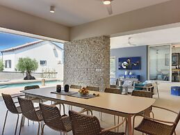 Modern Villa With sea View and Private Pool