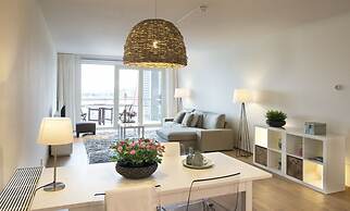 Modern Apartment in Den Haag With Balcony