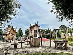 Comfy Chalet with Palletstove near Wadden Sea