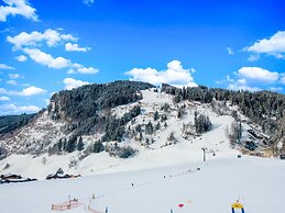 Nice Apartment With Balcony, Right on the Skislope