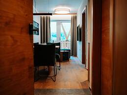 Nice Apartment With Balcony, Right on the Skislope