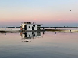 Houseboat in Offingawier With Terrace