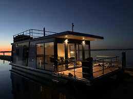 Houseboat Sneekermeer With Sun Deck