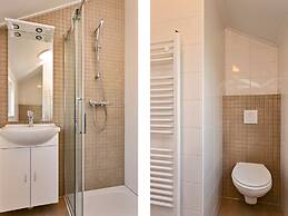 Luxurious Lodge With Airco, Located Beside a Lake