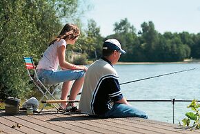 Premium Lodge Near Recreation Lake