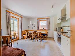 Attractive Apartment in Hainzenberg With ski Room