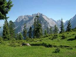 Apartment in Seefeld in Tirol With Gardenter