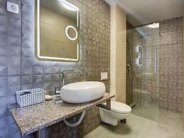 Villa in Valbandon With Swimming Pool