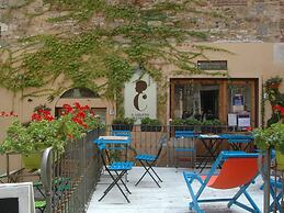 Apartment With Pool in Varna