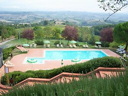 Farmhouse in Tuscany With Pool & Wine Tasting