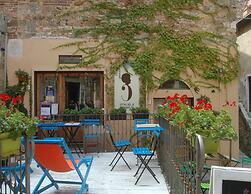 Apartment With Pool in Varna