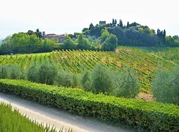 Farmhouse in Tuscany With Pool & Wine Tasting