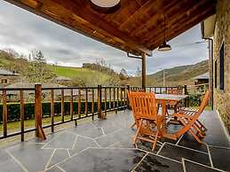 Belvilla by OYO Casa de Campo Villanueva de Oscos